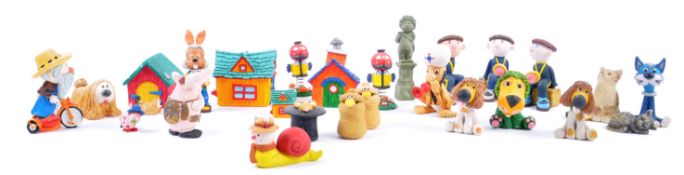 LARGE COLLECTION OF SUGARLUMP STUDIO CERAMICS