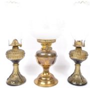 19TH CENTURY VICTORIAN GLASS OIL LAMP WITH SHADES
