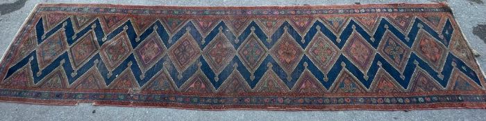 EARLY 20TH CENTURY PERSIAN ISLAMIC FLOOR RUG