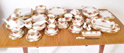 LARGE ROYAL ALBERT OLD COUNTRY ROSES TEA & DINNER SERVICE