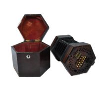 VICTORIAN 19TH CENTURY CONCERTINA SQUEEZE BOX