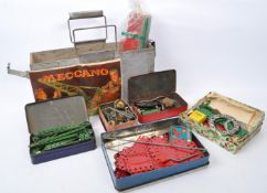 EARLY 20TH CENTURY MECCANO OUTFIT NO. 6 CONSTRUCTION SET