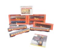 COLLECTION OF HORNBY OO GAUGE MODEL RAILWAY COACHES