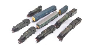 COLLECTION OF ASSORTED OO GAUGE MODEL RAILWAY LOCOMOTIVES