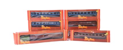 COLLECTION OF ASSORTED HORNBY OO GAUGE MODEL RAILWAY COACHES