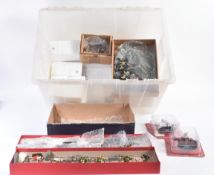 LARGE COLLECTION OF ASSORTED LEAD TOY SOLDIERS