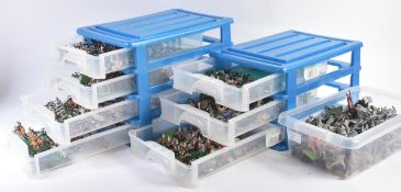 LARGE COLLECTION OF ASSORTED LEAD TOY SOLDIERS