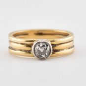 18CT GOLD & DIAMOND SOLITAIRE RING