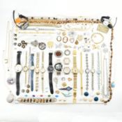 COLLECTION OF VINTAGE COSTUME JEWELLERY