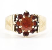 HALLMARKED 9CT GOLD & GARNET CLUSTER RING