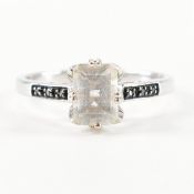 HALLMARKED 9CT WHITE GOLD & WHITE STONE RING