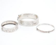GROUP OF THREE 925 SILVER BANGLE BRACELETS