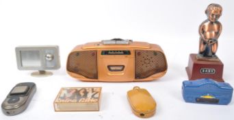 ASSORTMENT OF VINTAGE NOVELTY CIGARETTE LIGHTERS