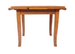 EARLY 20TH CENTURY OAK DRAW LEAF DINING TABLE