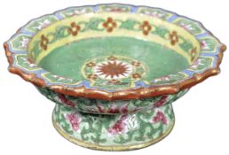 EARLY 19TH CENTURY CHINESE BENCHARONG TAZZA