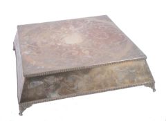 LARGE VINTAGE 20TH CENTURY SILVER PLATE CAKE STAND