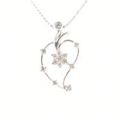 18CT WHITE GOLD & DIAMOND NECKLACE PENDANT & CHAIN