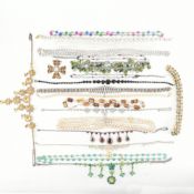 COLLECTION OF ASSORTED VINTAGE & LATER COSTUME JEWELLERY NECKLACES