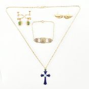 COLLECTION OF COSTUME JEWELLERY