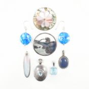 COLLECTION OF ASSORTED SILVER JEWELLERY