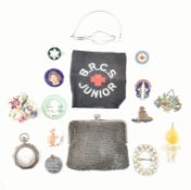 COLLECTION OF ASSORTED COSTUME JEWELLERY