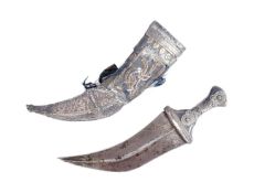 19TH CENTURY MIDDLE EASTERN JAMBIYA DAGGER