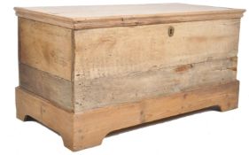 LARGE 19TH CENTURY PINE BLANKET BOX / CHEST