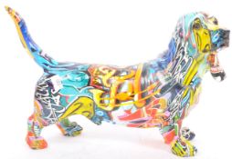 CONTEMPORARY RESIN FIGURE OF A BASSET HOUND STREET ART