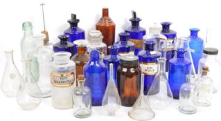 COLLECTION OF SCIENTIFIC MEDICAL GLASS BOTTLES / CONTAINERS