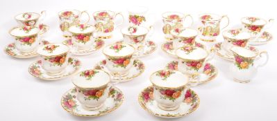 COLLECTION OF ROYAL ALBERY OLD COUNTRY ROSES BONE CHINA