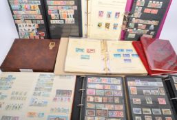 LARGE COLLECTION OF EARLY 20TH CENTURY WORLD STAMPS