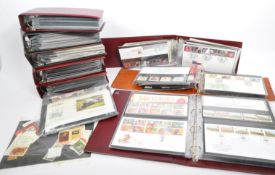 LARGE COLLECTION OF VINTAGE UK PRESENTATION PACKS ALBUMS