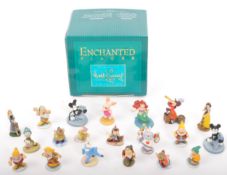 CLASSICS WALT DISNEY COLLECTION - ENCHANTED PLACE - STATUES