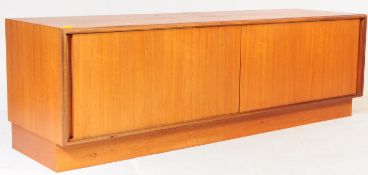 RETRO VINTAGE MID 20TH CENTURY TEAK HIGHBOARD