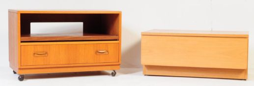 RETRO VINTAGE MID 20TH CENTURY TEAK CABINET