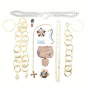 COLLECTION OF GOLD & SILVER TONE COSTUME JEWELLERY