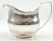 GEORGE III HALLMARKED SILVER CREAMER / SAUCE BOAT