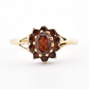 HALLMARKED 9CT GOLD & GARNET CLUSTER RING
