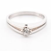 VINTAGE 14CT WHITE GOLD & DIAMOND SOLITAIRE RING