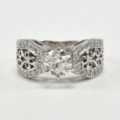 WHITE GOLD & DIAMOND DRESS RING