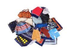 LARGE COLLECTION OF VINTAGE FASHION ACCESSORIES