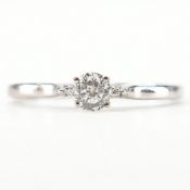 HALLMARKED 18CT WHITE GOLD & DIAMOND SOLITAIRE RING