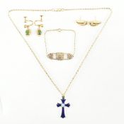 COLLECTION OF COSTUME JEWELLERY