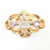 19TH CENTURY YELLOW METAL AQUAMARINE & AMETHYST BROOCH PIN