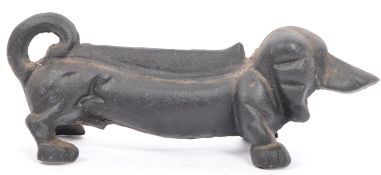 20TH CENTURY CAST IRON DACHSHUND DOG BOOT SCRAPE