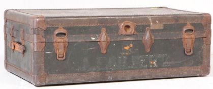 VINTAGE 20TH CENTURY RAILWAY TRAVEL SUITCASE TRUNK