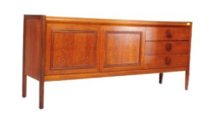 A RETRO VINTAGE 1970'S TEAK WOOD SIDEBOARD CREDENZA