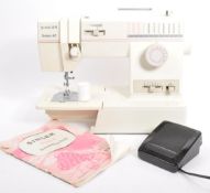 RETRO VINTAGE 20TH CENTURY SINGER TEMPO SEWING MACHINE