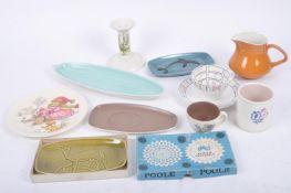 QUANTITY OF 20TH CENTURY POOLE POTTERY CERAMICS