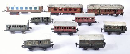 MODEL RAILWAY - PRE WAR GERMAN O GAUGE TINPLATE ROLLING STOCK